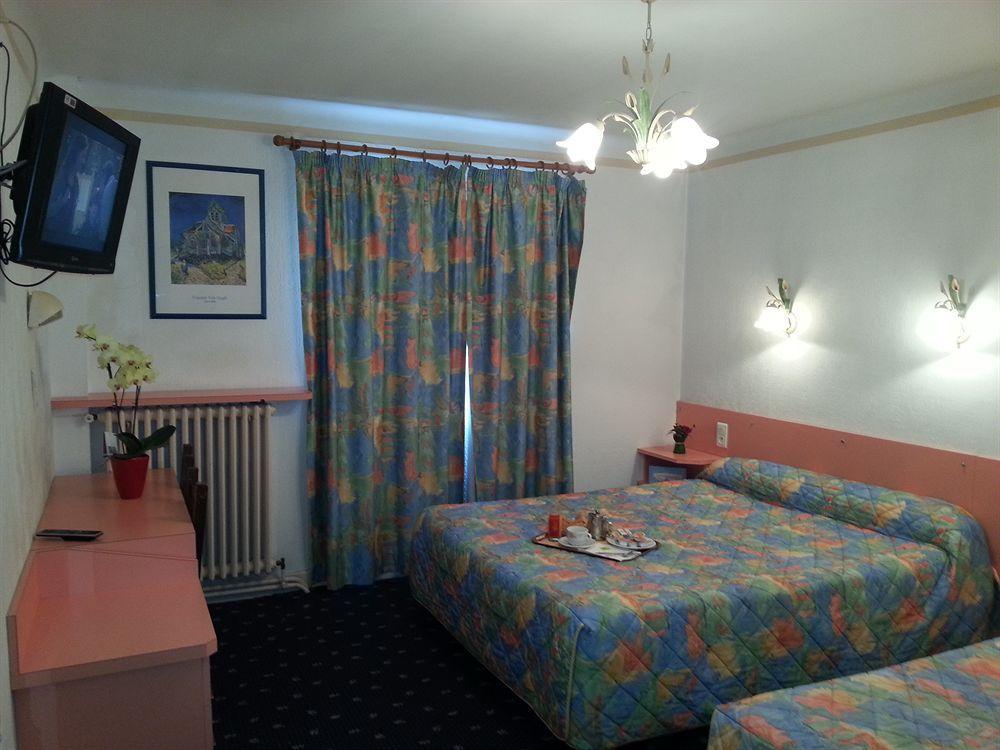 La Freissinouse Hotel & Restaurant Azur מראה חיצוני תמונה