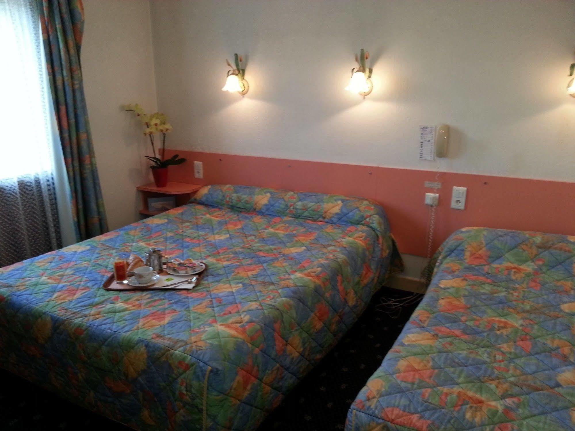 La Freissinouse Hotel & Restaurant Azur מראה חיצוני תמונה