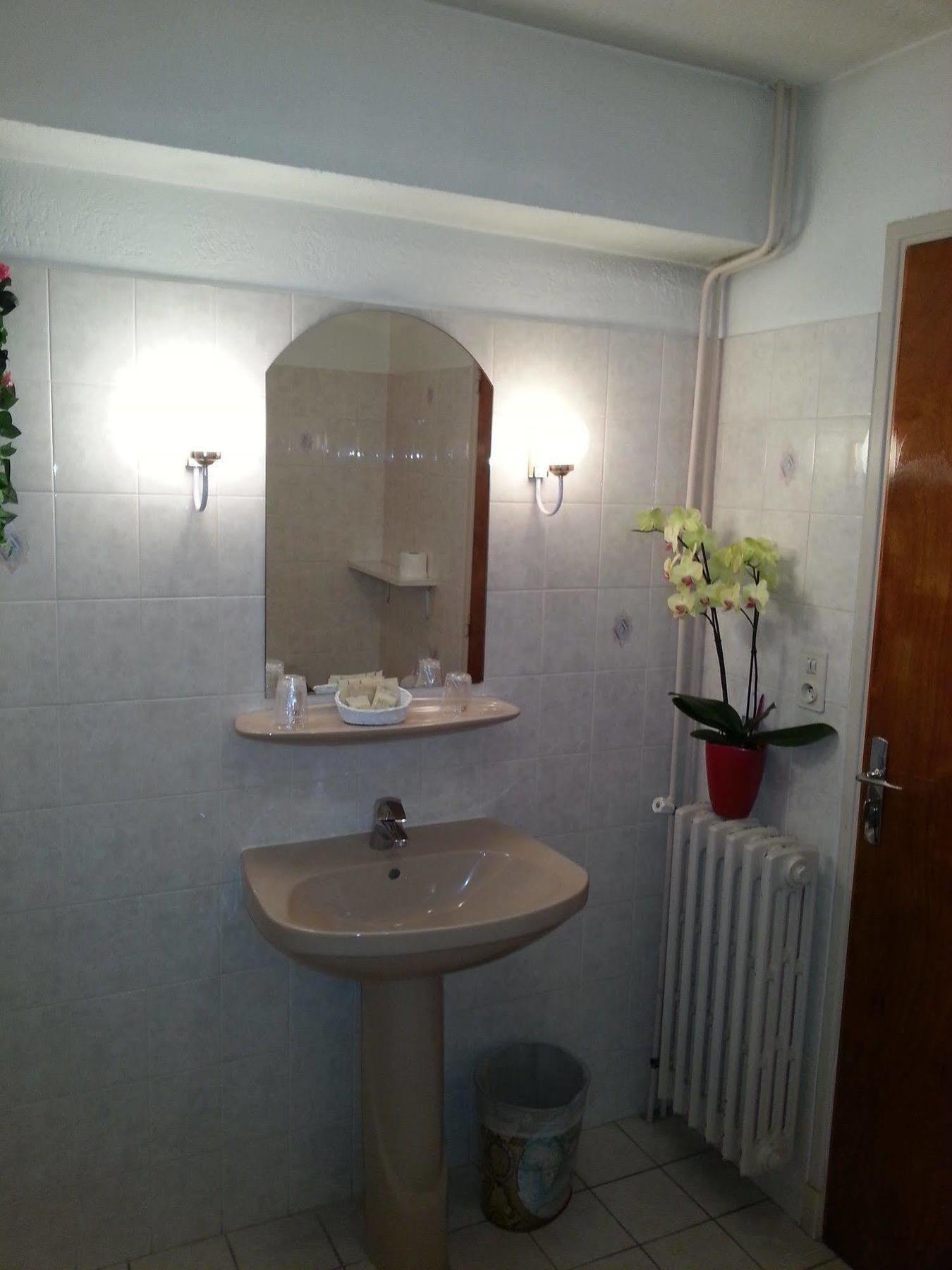 La Freissinouse Hotel & Restaurant Azur מראה חיצוני תמונה