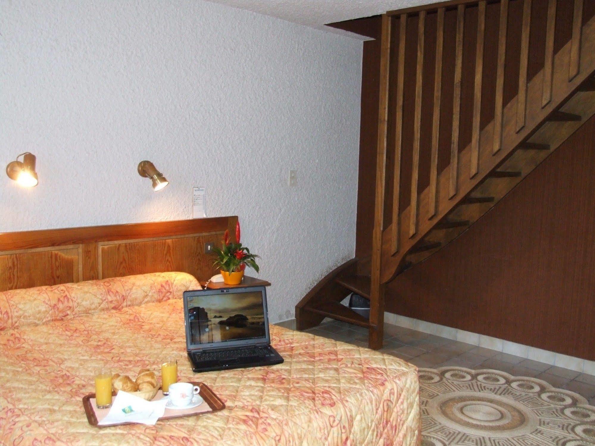 La Freissinouse Hotel & Restaurant Azur מראה חיצוני תמונה