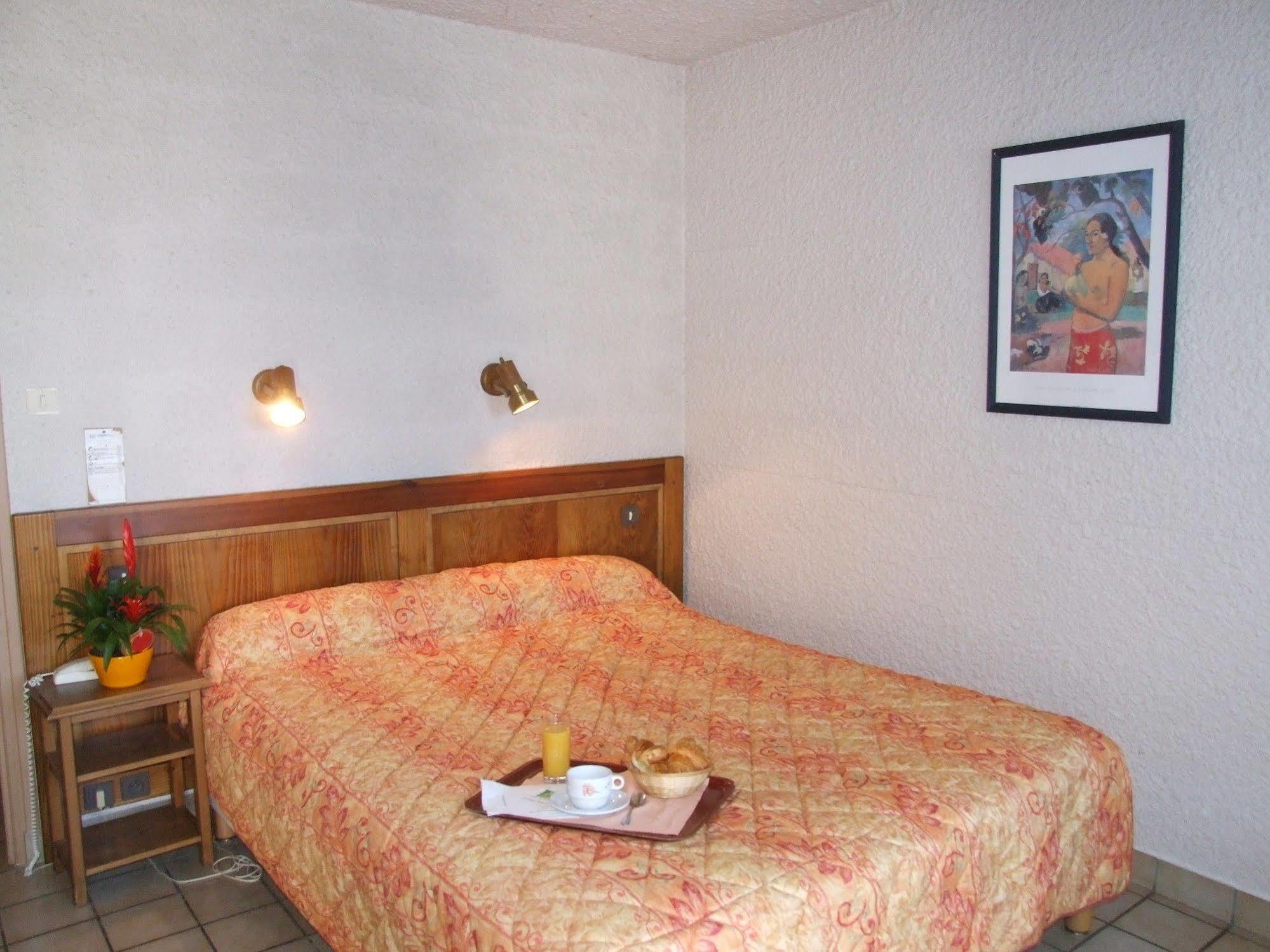 La Freissinouse Hotel & Restaurant Azur מראה חיצוני תמונה